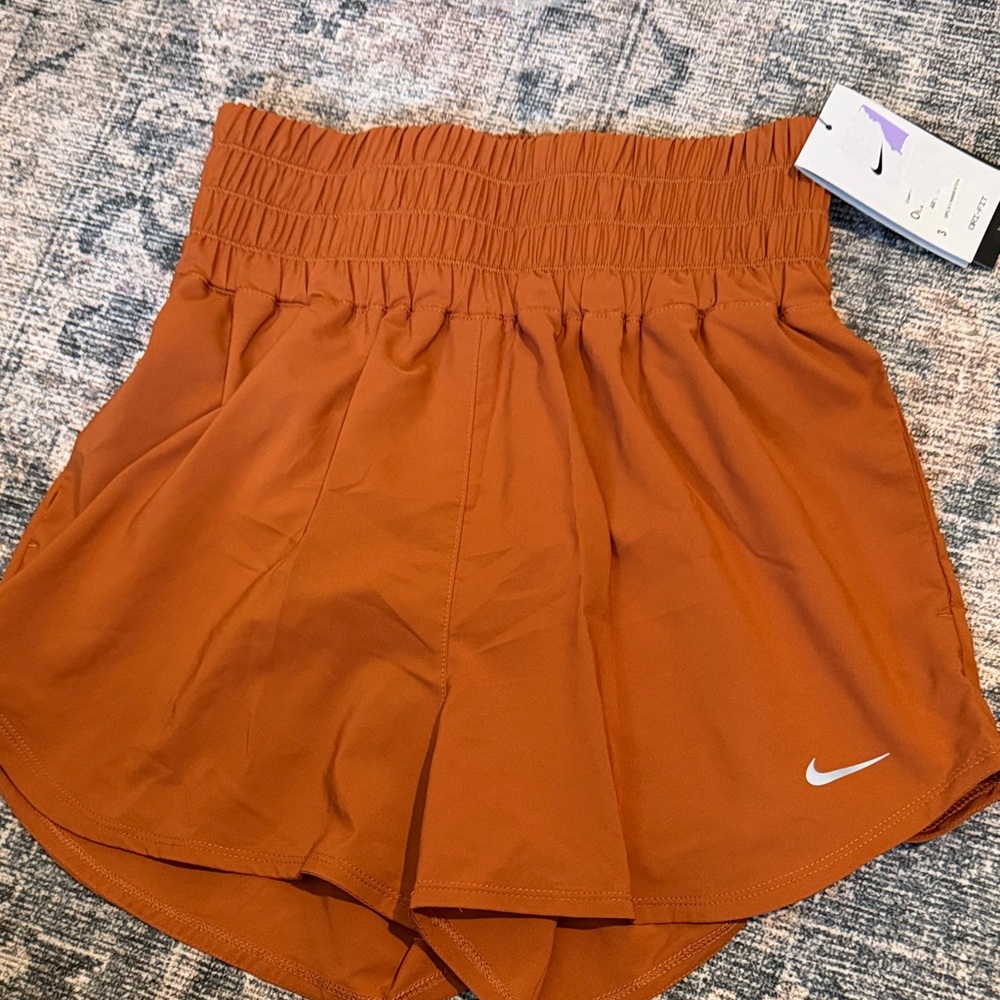 Nike Shorts Women's Orange Dri-FIT High-Waisted Active size small